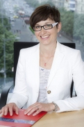 J. Hüttelová posílila tým C& W